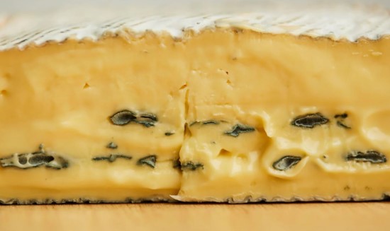 IOW BLUE CHEESE SLICED